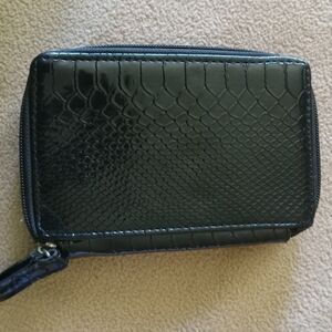 Ladies Wallet/Cig Pack Area